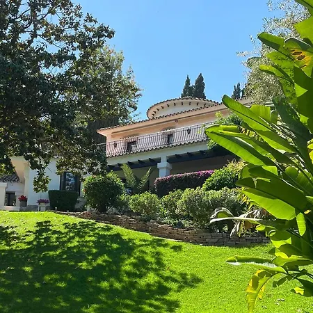 Villa Dos Palomas On The Golden Mile In