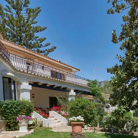 Dos Palomas On The Golden Mile In Villa Marbella